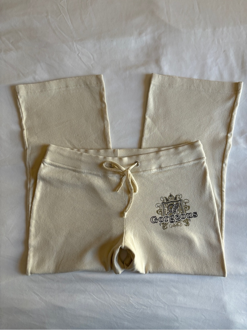 Y2K Cream "Gorgeous" Graphic Capri Cropped Sweatpants Low Rise Vintage Coquette